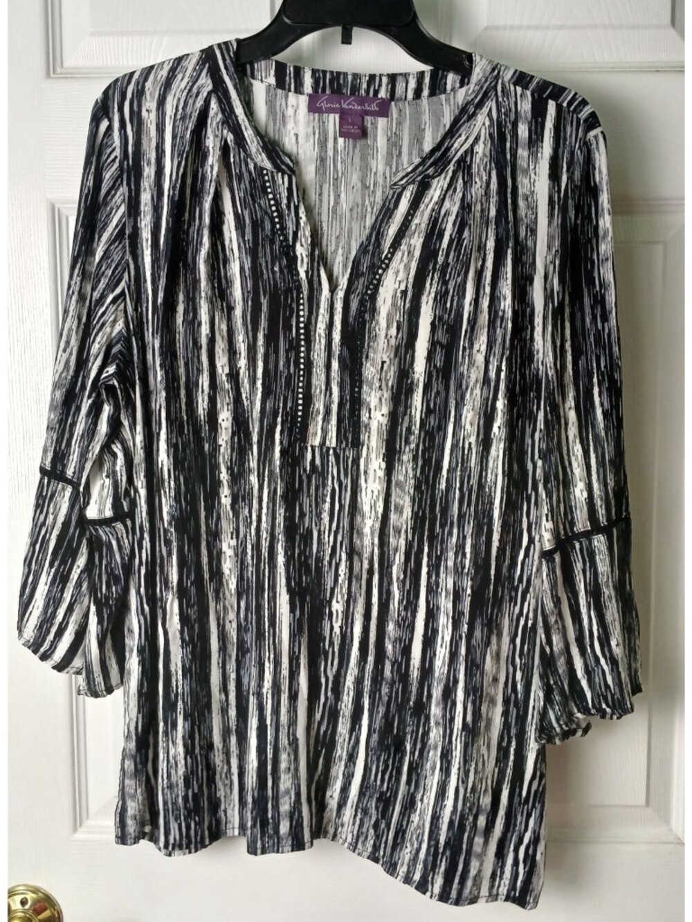 Gloria Vanderbilt Women's Large Nova Flutter Sleeve Blouse Black White #D-37 - Picture 7 of 7